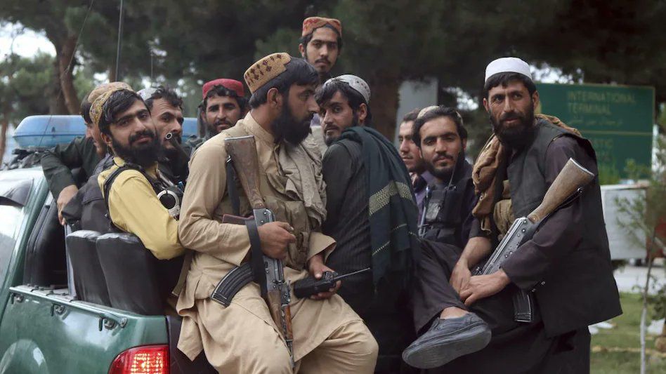 Taliban berhasil kuasai Afghanistan setelah sejumlah pasukan Amerika Serikat ditarik mundur/tugu jatim