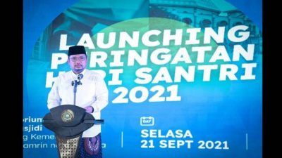 Menteri Agama (Menag) Yaqut Cholil Qoumas dalam peluncurkan tema dan logo peringatan Hari Santri 2021 di Gedung Kementerian Agama (Kemenag) Jalan Thamrin, Jakarta Pusat, Selasa (21/09/2021). (Foto: Kemenag/Tugu Jatim)