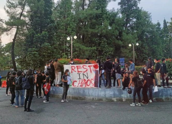 Massa aksi mengenang 5 korban Reformasi Dikorupsi tahun 2019 lalu di Yogyakarta, Kamis (23/9/2021)/tugu jatim
