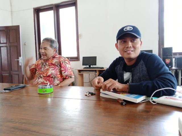 Dr Aqua Dwipayana berbincang sharing bersama di RPS Tuban, Senin (13/09/2021). (Foto: Mochamad Abdurrohim/Tugu Jatim)