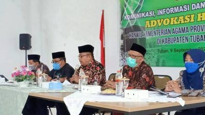 Plt Kepala Kantor Kemenag Provinsi Jatim Nurul Huda memberikan materi acara Komunikasi, Informasi, dan Edukasi (KIE) Advokasi Haji Kanwil Kemenag Jatim di Kabupaten Tuban, Kamis (09/09/2021). (Foto: Kemenag Tuban/Tugu Jatim)