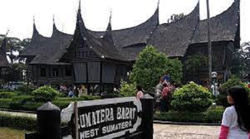 Taman Mini Indonesia Indah, sebagai salah satu lokasi wisata yang dibuka untuk uji coba/tugu jatim