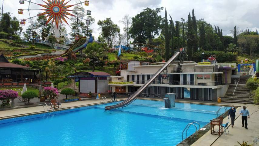 Taman Rekreasi Selecta, salah satu wahana wisata air legendaris di Kota Batu, yang diizinkan uji coba beroperasional. (Foto: M. Ulul Azmy/Tugu Malang/Tugu Jatim)