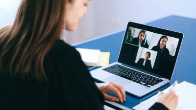 Ilustrasi video conference. (Foto: Pexels/Tugu Jatim)