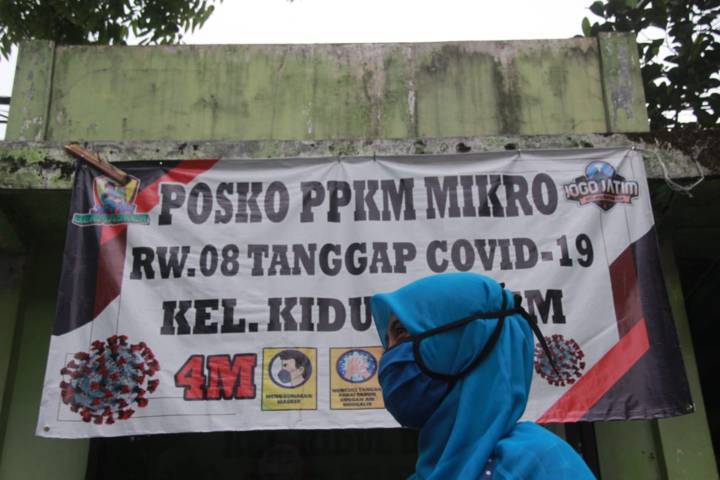 Penerapan PPKM di tingkat RW di Kota Malang. (Foto: Rubianto/Tugu Malang/Tugu Jatim)