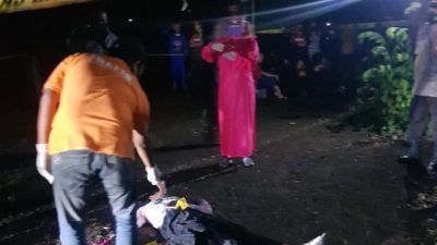 Kondisi TKP remaja berusia 14 tahun yang dalam kondisi hamil tewas diracun oleh pacar di sebuah lapangan voli di Kabupaten Kediri, Jumat (24/9/2021) lalu. (Foto: Dokumen) tugu jatim