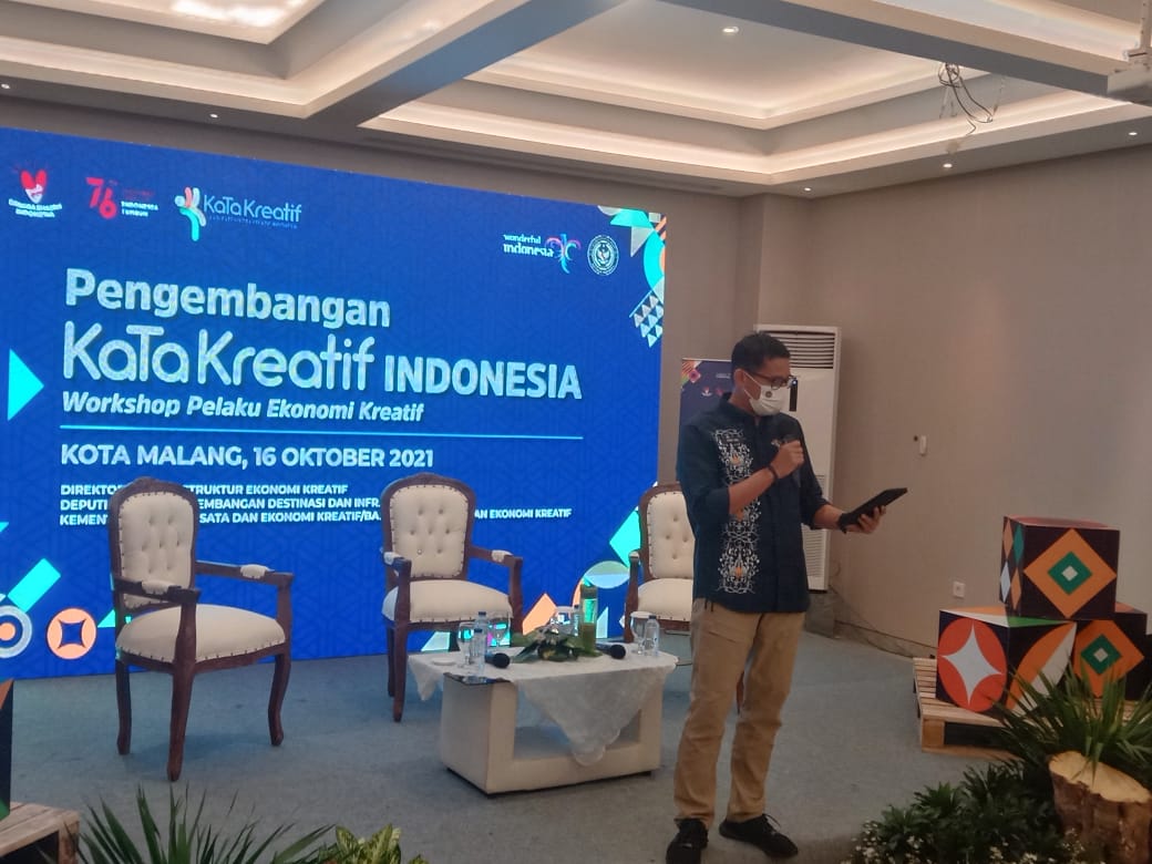 Menparekraf RI Sandiaga Uno dalam workshop Pengembangan KaTa Kreatif di Latar Ijen Coffee & Resto Kota Malang, Sabtu (16/10/2021).(Foto: M. Sholeh/Tugu Malang/Tugu Jatim)