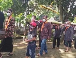 Festival Rumat Ramut Wulan Mulud, Kampung Gribig Religi Malang Ajak Peziarah Kirab Pusaka