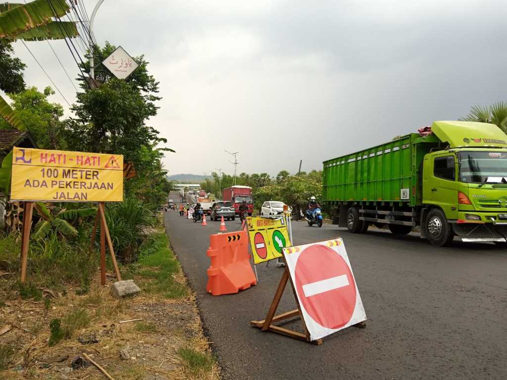 Awas! Jalur Semarang-Surabaya Jembatan Kepet Tuban Ditutup Sementara