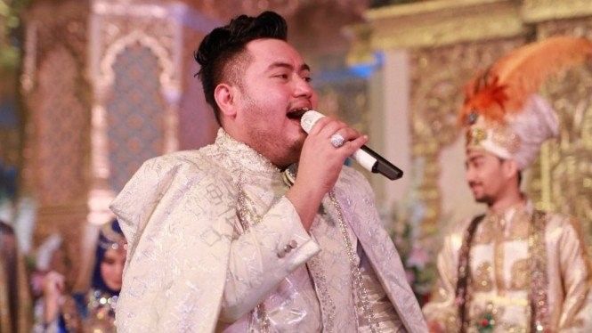 Nassar Fahad Ahmad Sungkar salah satu penyanyi dangdut Indonesia. /tugu jatim