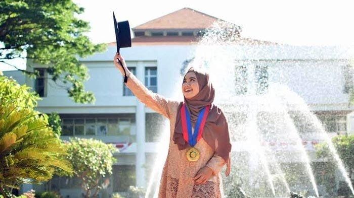 Diva Kurnianingtyas, meraih gelar doktor di usia 24 tahun.