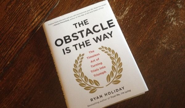Buku The Obstacle Is The Way yang ditulis oleh Ryan Holiday asal Amerika Serikat/tugu jatim