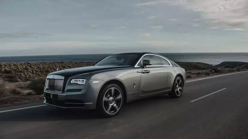 aption: Rolls-Royce Wraith  Credit: rolls-roycemotorcars.com/tugu jatim
