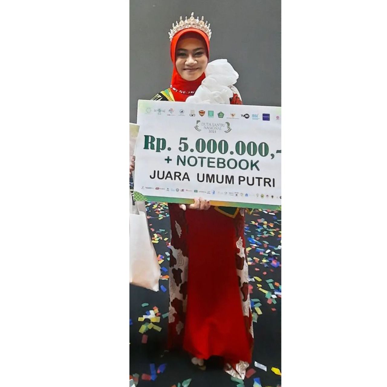 Siti Yayuk Khodijah, santriwati asal Pondok Pesantren Modern (PPM) Al Muhibbin Kecamatan Jatirogo Tuban yang dinobatkan menjadi Duta Santri Nasional 2021 di Graha Sabha Pramana UGM, Kamis (21/10/2021). (Dokumen/Tugu Jatim)