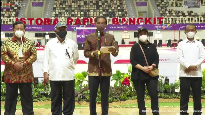 Presiden Jokowi setelah penandatanganan Prasasti Venue PON XX Papua, Sabtu (02/10/2021). (Foto: YouTube Sekretariat Presiden/Tugu Jatim)