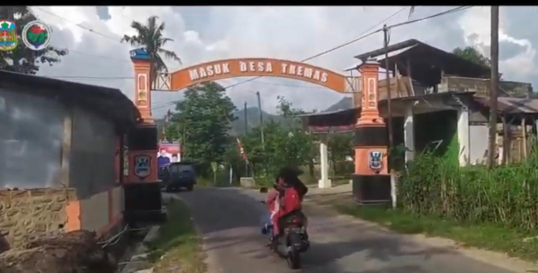 Pintu gerbang Desa Tremas, Kecamatan Arjosari, Kabupaten Pacitan./tugu jatim