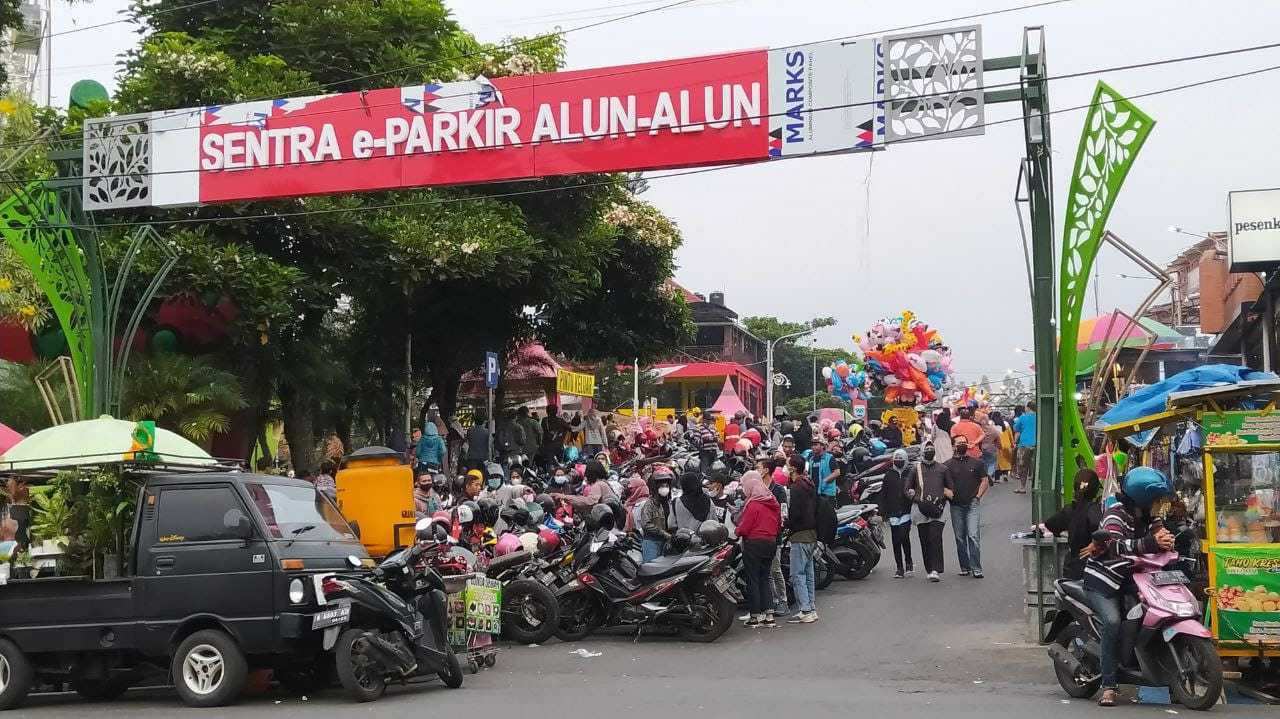 Lokasi Pasar Laron yang strategis dekat Alun-Alun Kota Batu. (Foto: M. Ulul Azmy/Tugu Malang/Tugu Jatim)