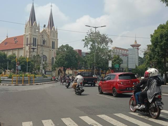 Kawasan jalur lalu lintas di kawasan Kayutangan, Kota Malang. (Foto: M Sholeh/Tugu Malang/Tugu Jatim) ganjil-genap