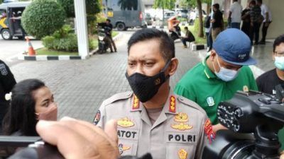 Kabid Humas Polda Jatim, Kombes Gatot Repli Handoko saat memberikan keterangan pada awak media. (Foto: Dokumen/Polda Jatim) tugu jatim