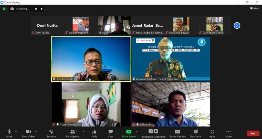 Ketua Badan Akreditasi Nasional Sekolah dan Madrasah (BAN S/M) Dr Toni Toharuddin memberikan materi dalam Fellowship Jurnalisme Pendidikan (FJP) 2021 Batch III yang digelar GWPP bekerja sama dengan PT Paragon Technology and Innovation secara virtual, Jumat (8/10/2021). (Foto: Dokumen) tugu jatim