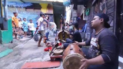 Suasana kemeriahan Festival Gugur Gunung di Kampung Tridi, Kesatrian, Blimbing, Kota Malang, Jumat (7/10/2021). (Foto: Dokumen) tugu jatim