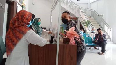 Ilustrasi pelayanan haji dan umrah di Kantor Kemenag Tuban. (Foto: Humas Kemenag Tuban) tugu jatim