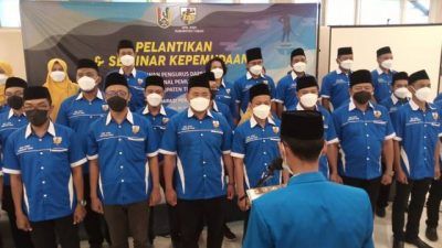 Prosesi pelantikan DPD KNPI Tuban periode 2021-2024, di Grand Jaavanila Tuban, Jumat (1/10/2021). (Foto: Moch Abdurrochim/Tugu Jatim)