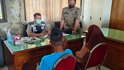 Dua pelajar SMA saat diamankan di Mako Satpol PP Kabupaten Pasuruan