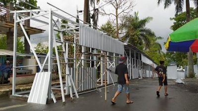 Proses pengerjaan tempat relokasi di kawasan Stadion Brantas masih berlangsung pada Jumat (26/11/2021). Padahal, masa kontrak pengerjaan sudah habis per 24 November 2021 lalu