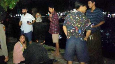 Jajaran Polres Kota Pasuruan membubarkan pengunjung warkop di pelabuhan saat operasi jam malam pada Minggu (07/11/2021). (Foto: Polres Kota Pasuruan/Tugu Jatim)