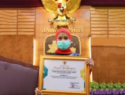 Siswi SMP asal Surabaya Juarai Ajang International Wushu Federation, Khofifah Beri Beasiswa hingga S-3