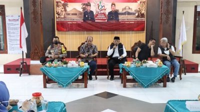 Pertemuan Forkopimda Kabupaten Malang dan Kepala BNPT membahas program pembinaan bagi eks napiter, Sabtu. (27/11/2021)