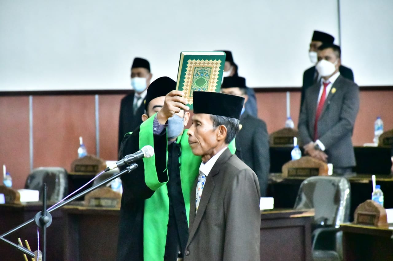 Drs Muhyar dilantik sebagai PAW