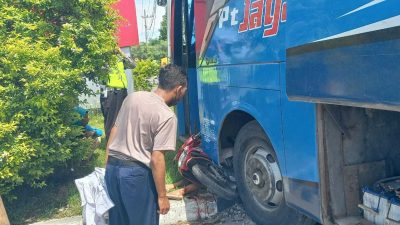 Kecelakaan bus. (Foto: Unit Laka Satlantas Polres Tuban/Tugu Jatim)