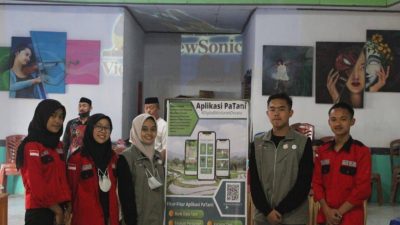 Tim PaTani mahasiswa Telkom University menghadirkan platform mitigasi penurunan hasil panen dan manajemen pertanian berupa aplikasi mobile dan web admin untuk digitalisasi pertanian desa. (Foto: Dokumen/Tugu Jatim)