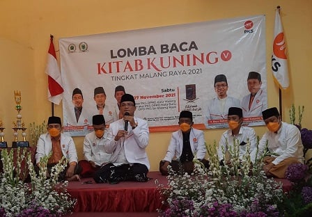 DPD PKS Se-Malang Raya Gelar Lomba Baca Kitab Kuning ke-V untuk Jaga Warisan Pesantren 1 Anggota DPRD Provinsi Jatim, Dwi Hari Cahyono saat membuka kegiatan Lomba Baca Kitab Kuning oleh DPD PKS se-Malang Raya, Sabtu (27/11/2021). (Foto: Dokumen)