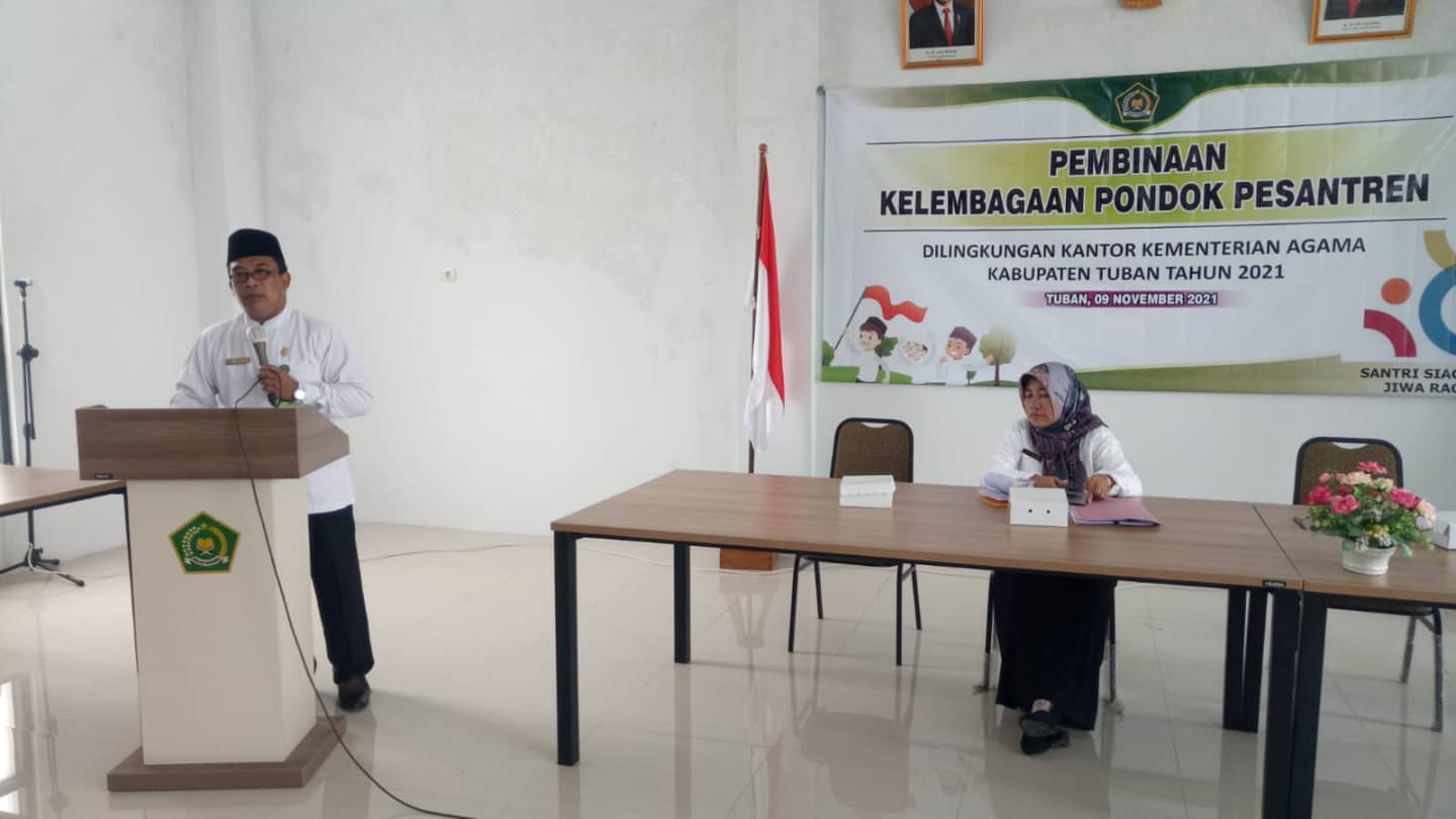 Kepala Kantor Kementerian Agama (Kemenag) Kabupaten Tuban Sahid memberikan pembinaan kelembagaan ke sejumlah pondok pesantren di Kabupaten Tuban. (Foto: Dokumen/Tugu Jatim)