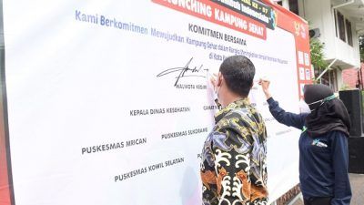 Walikota Kediri tanda tangani launching Kampung Sehat.