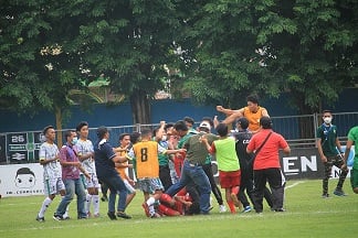 Kericuhan pertandingan Persekap lawan AFA Syailendra mendapat sanksi dari PSSI Jatim/tugu jatim