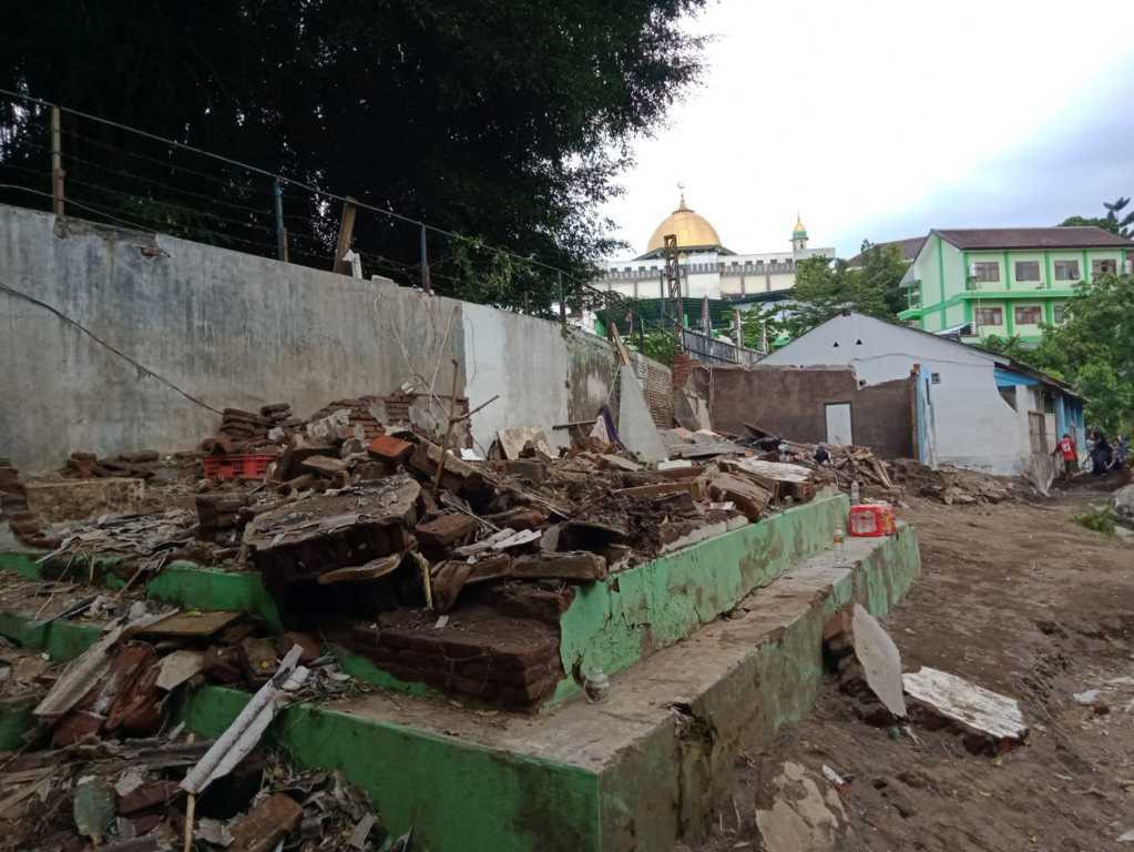Bangunan di Kampung Putih, Kota Malang, tampak pasca banjir bandang.(Foto: M. Sholeh/Tugu Malang/Tugu Jatim)