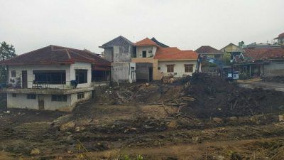 Hunian warga akibat banjir bandang di bantaran sungai Kota Batu akan direlokasi. (Foto: M.Ulul Azmy/Tugu Malang/Tugu Jatim)