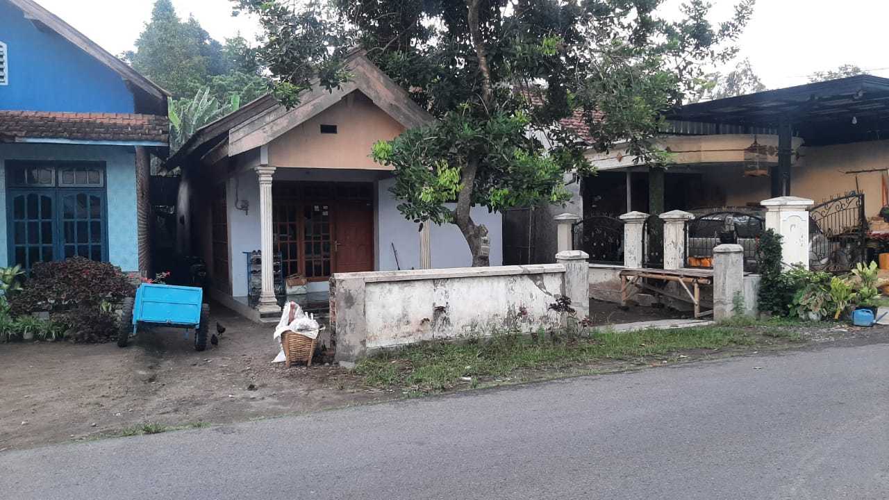 Rumah yang diduga menjadi tempat penangkapan teroris di Kabupaten Kediri, Selasa (09/11/2021). (Foto: Dokumen/Tugu Jatim)