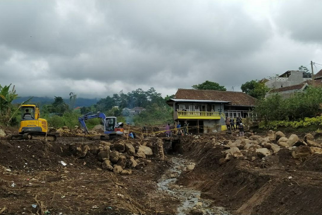 Kondisi pasca banjir bandang di Kota Batu. (Foto: M. Ulul Azmy/Tugu Malang/Tugu Jatim)