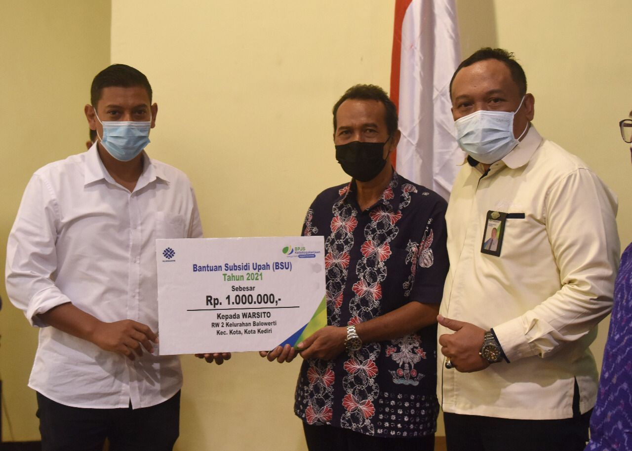 Wali Kota Kediri Mas Abu menjamin warga melalui BPJS Ketenagakerjaan. (Foto: Dokumen/Tugu Jatim)