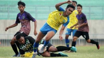 Persekap Kota Pasuruan saat laga uji coba melawan Gresik United pada Oktober 2021 lalu. (Foto: Dokumen/Tugu Jatim)