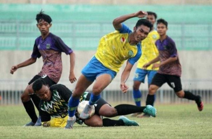 Persekap Kota Pasuruan saat laga uji coba melawan Gresik United pada Oktober 2021 lalu. (Foto: Dokumen/Tugu Jatim)