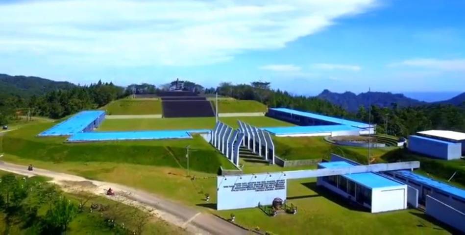 Pemandangan di kompleks Monumen Jendral Sudirman di Desa Pakis Baru, Kecamatan Nawangan, Kabupaten Pacitan. (Foto: Youtube/Sant Project) tugu jatim