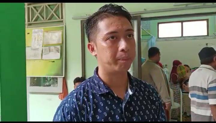 Cerita Korban Perahu Tenggelam di Bengawan Solo yang Berhasil Selamatkan Balita 2 Novi Andik Susanto (29), warga Sidorejo Tuban yang selamat dari kejadian tenggelamnya perahu penyebrangan di Sungai Bengawan Solo, Desa Semambung Kecamatan Kanor, Kabupaten Bojonegoro. (Foto: Istimewa) perahu tenggelam tugu jatim bengawan solo