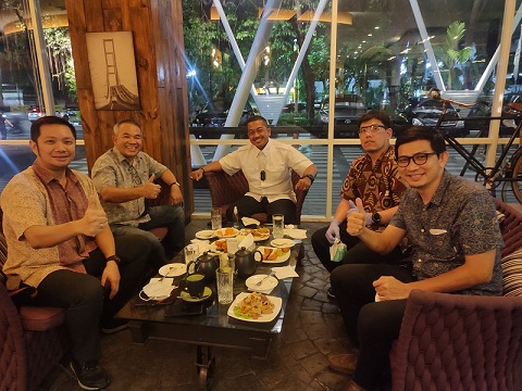 Dr Aqua Dwipayana dan Putranya Savero Karamiveta Dwipayana “Satu Panggung” di Hotel Grand Mercure Malang Mirama