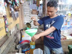 Pedagang dan Pembeli Kompak Tolak Larangan Minyak Goreng Curah di Pasar Baru Tuban